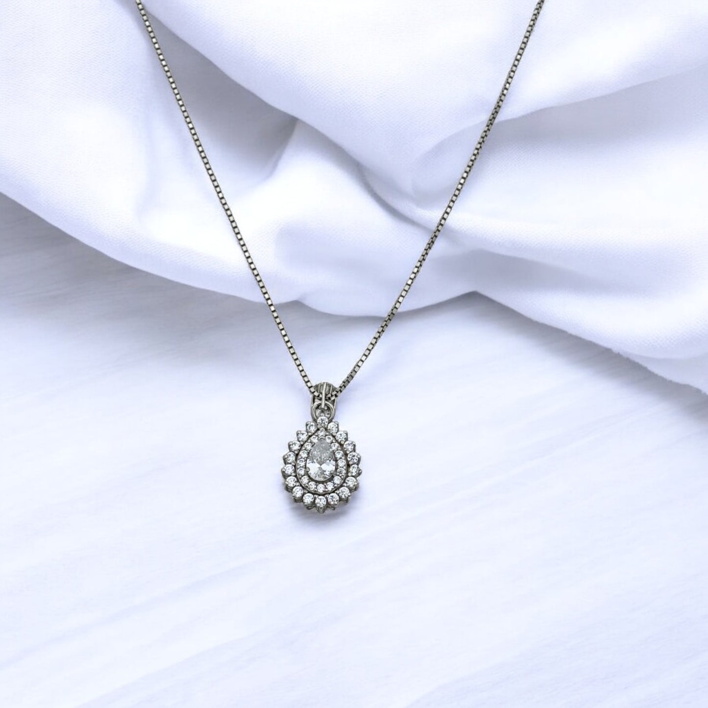 Silver Radiant Petal with Chain